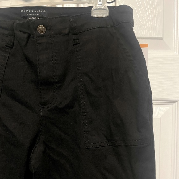 NWT SOCIAL STANDARD Black Utility Ankle Pants 8 Crop Trousers Twill Cigarette - Picture 7 of 14